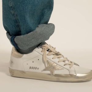 Golden Goose - Super-Star sneakers w. gold foxing and metal stud lettering GGDB